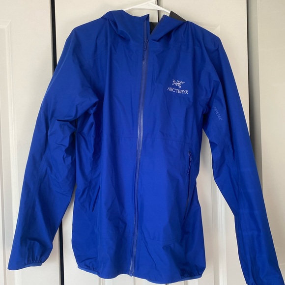 Arc’Teryx Goretex Hiking Jacket - Picture 1 of 3